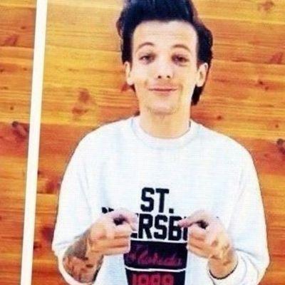 Taylor is the best thing that's ever been mine.Directioner and 5sosfam too❤Haters gonna hate and i'm just gonna shake