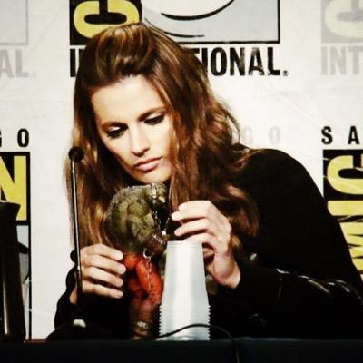 @AntiDiv: Do you or can you even act? NOPE. Go suck Stia Katic's clit more