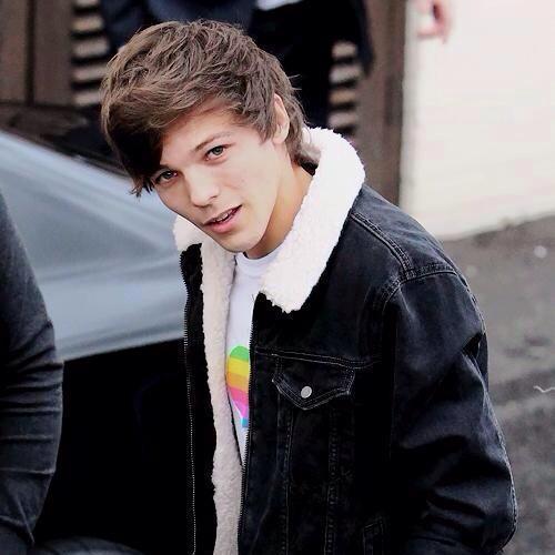 louisxisxart's profile picture. • 'Where there is kindness, there's goodness. And where there is goodness, there's magic.' • ~ Cinderella ✨