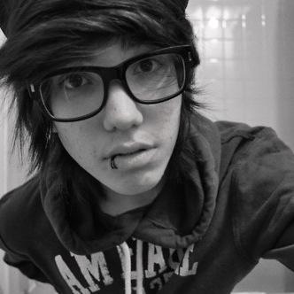 hai cx im max im taken by the love of my life ❤ Ella ❤ no one can touch her our i will hurt you possibly kill you c,: