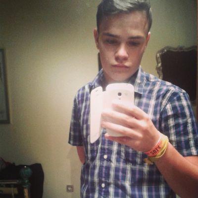 RixiCaro's profile picture. MC barcelonés // http://t.co/KgpoRUCsz6… // Cinéfilo // De lo que vivo siento, y de lo que siento escribo, frases claras e ingeniosas directas a tu oido//