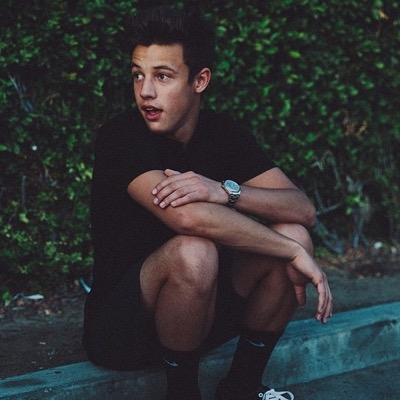 i love Cameron Dallas