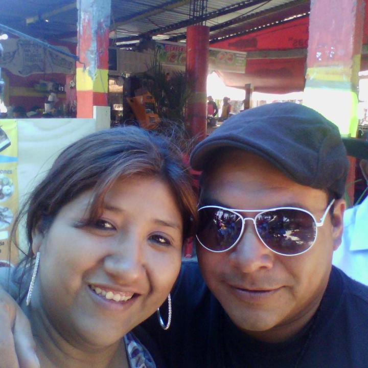 soy fanatica de la disnastia rivera amo ami @jenni rivera tengo una pagina en facebook de admiradopres rivera