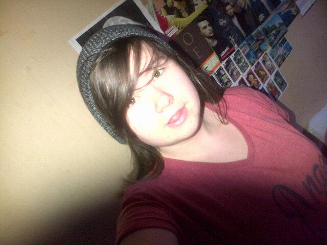 courts14_38921's profile picture. Instagram: courtss1999 BBM: 52C31459