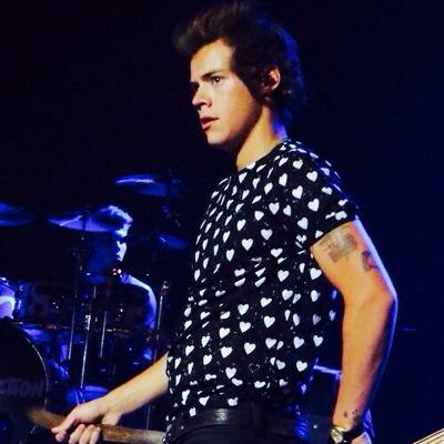 FuckMeHarld's profile picture. harrys dick is my bae ✌️