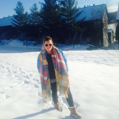 Toronto Realtor with the DeClute Team, mother of 3, writer and foodie with plenty of publishing and design experience to boot.