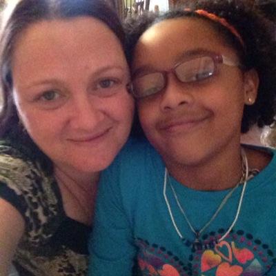 mom2boopy's profile picture. my stomach is growling.