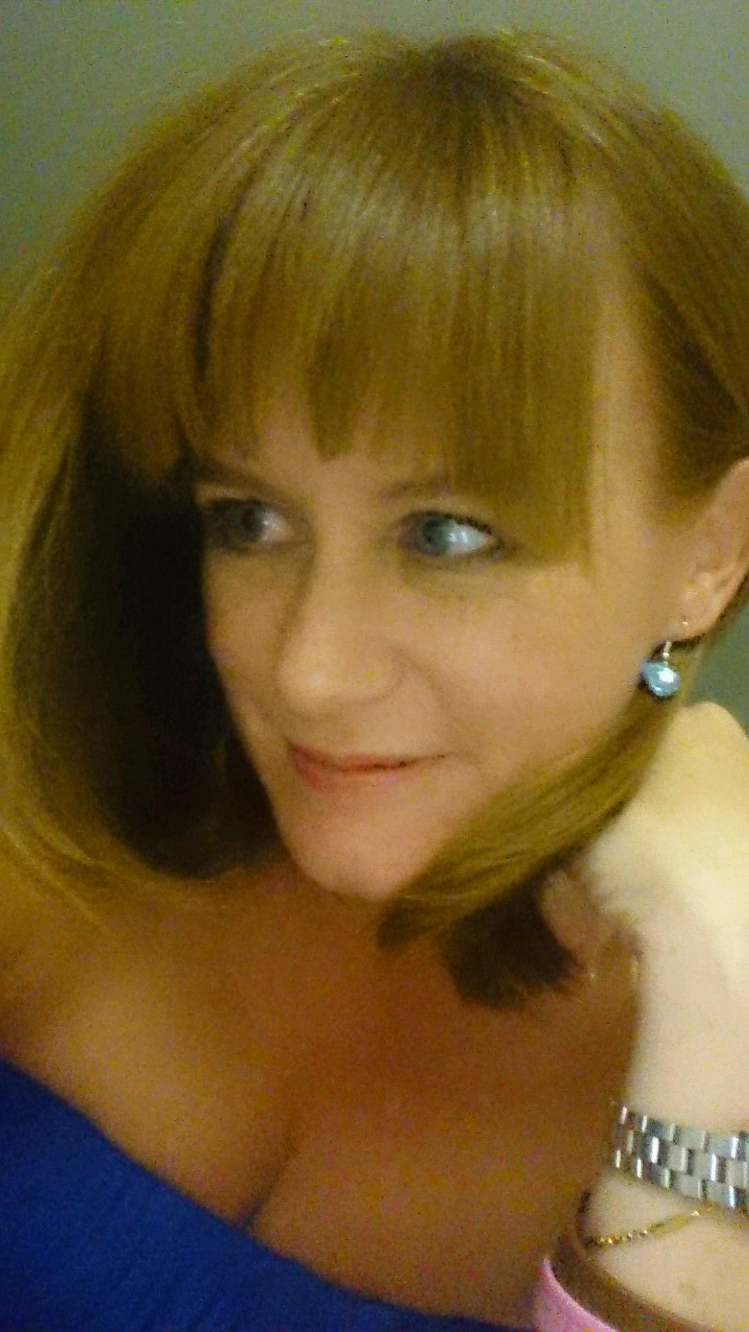 MishyBus's profile picture. mom, friend, music lover, sports fan and life enthusiast. 
'🎶Whiskey and wine. Cheap thrills and movies...🎶'