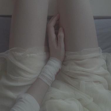 if we hug a little tighter, our hearts will be a little closer♡