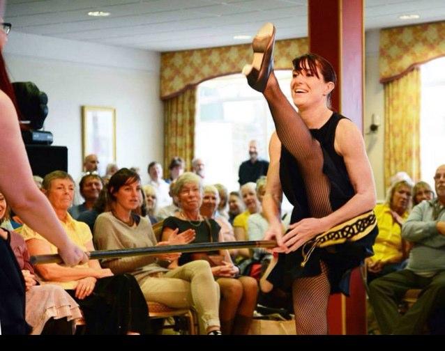 Kemysk, meaning ‘mixture’ in Cornish, are a group of dancers from the length & breadth of Cornwall with a passion for Cornish dance #donskernewek