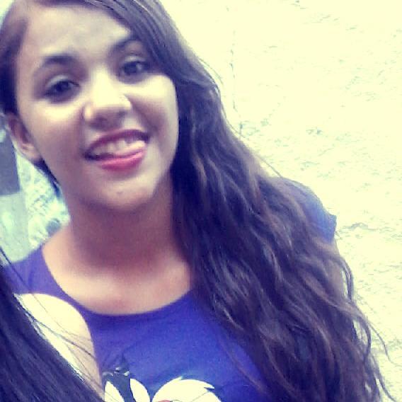 A Priiincesinha que não Nasceeu
Para ficar preza no casteelo, Maaiss Sim para
Enfrentar A realidade Com a Cabeça Eguiida ~ ♥
Me segue amore!
