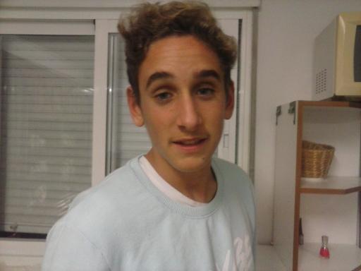 25% gitano, con migo? quien pueda, y hasme  creer en el amor si puedes                       granada