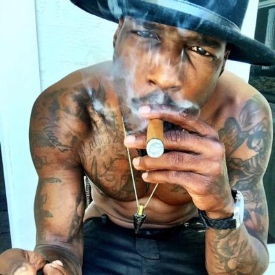 pframpus's profile picture. IM ME, I DO ME, AND I CHILL. Brush my teeth in the shower so I have more time to hustle.