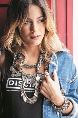 6 fav de @DisneylatinoGo   1 RT de @TiniStoessel ¡¡¡