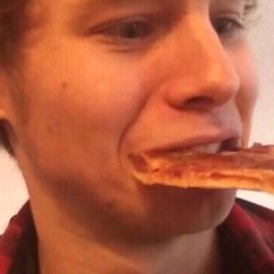 i tweet pictures of 5sos :-)