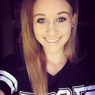 TiffyAmber96's profile picture. I like @5SOS