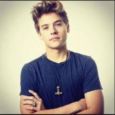 hey I am Zack I have twin brother named Cody my friends are woody london bailey maddie single