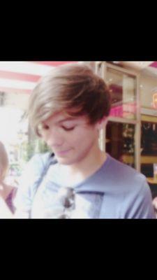 Mi chiedo quante persone dovrò ancora perdere prima di trovarne una in grado di restare ♡ 27.03.12 @tiny_Ariana93 ♡ Ebru is my life ♡