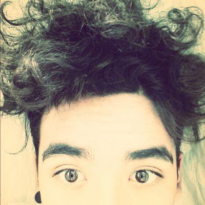 Humor negro/parody/ Fake/ NO ME SIGAS. Son muy pocos caracteres para describir mis talentos.