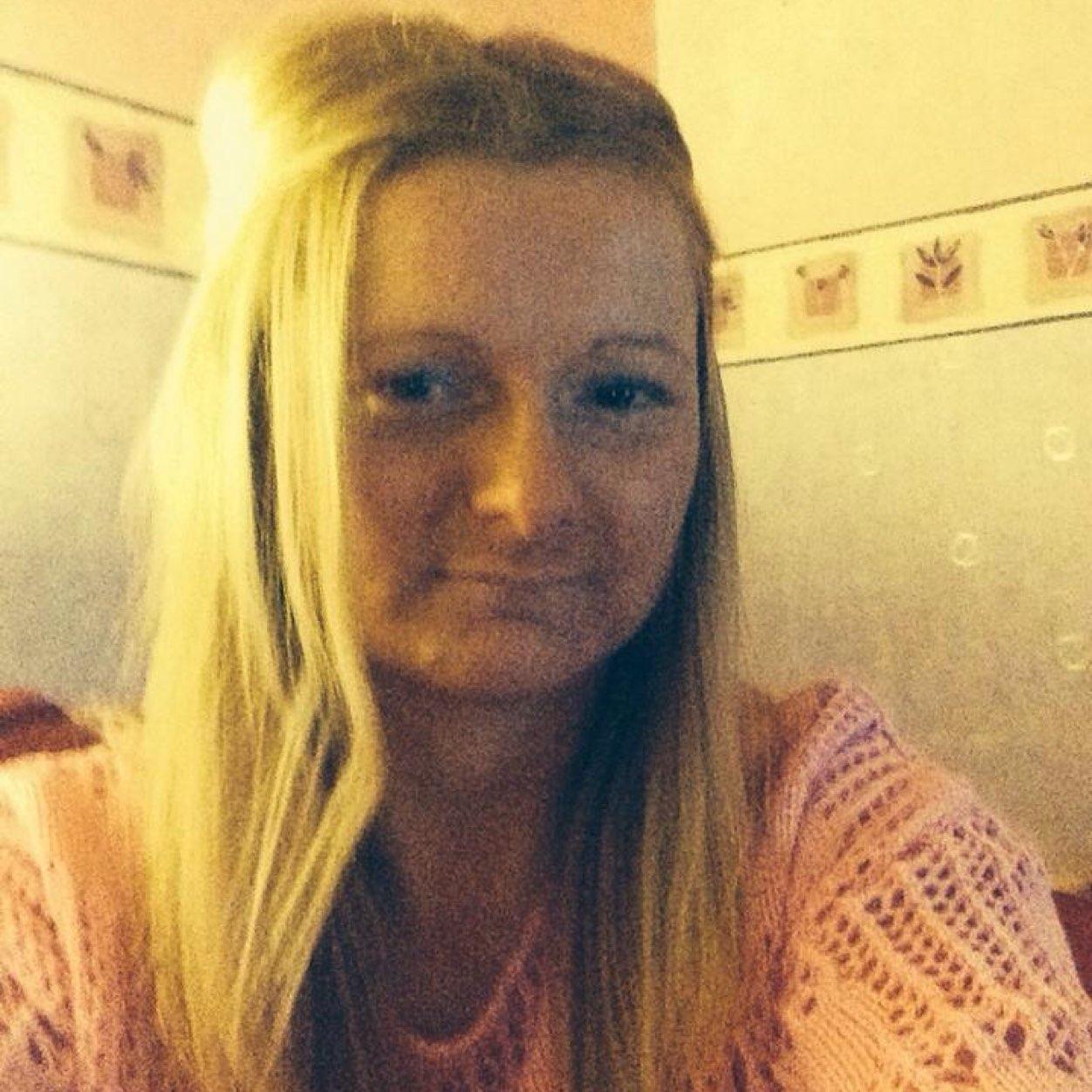 I'm a big liverpool fan & i Love Liverpool FC! i'm season ticket holder & Anfield is my home! Liverpool is my life!! & I like ST Helens too big fan of  :)