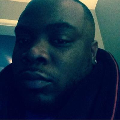 CEO/Founder and Designer of Sneakeranity Clothing Co, CEO of Coziér Music Group @simmiecozier on instagram