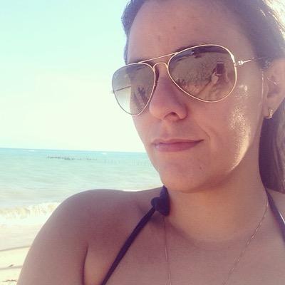 Quem não Compreende um olhar, tampouco compreenderá uma longa Explicação . (Mário Quintana)
