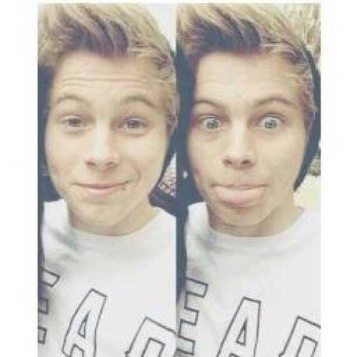 //larry//5sos//1d//chupamelapija//LSLCM MAS PIOLA QUE VOS.