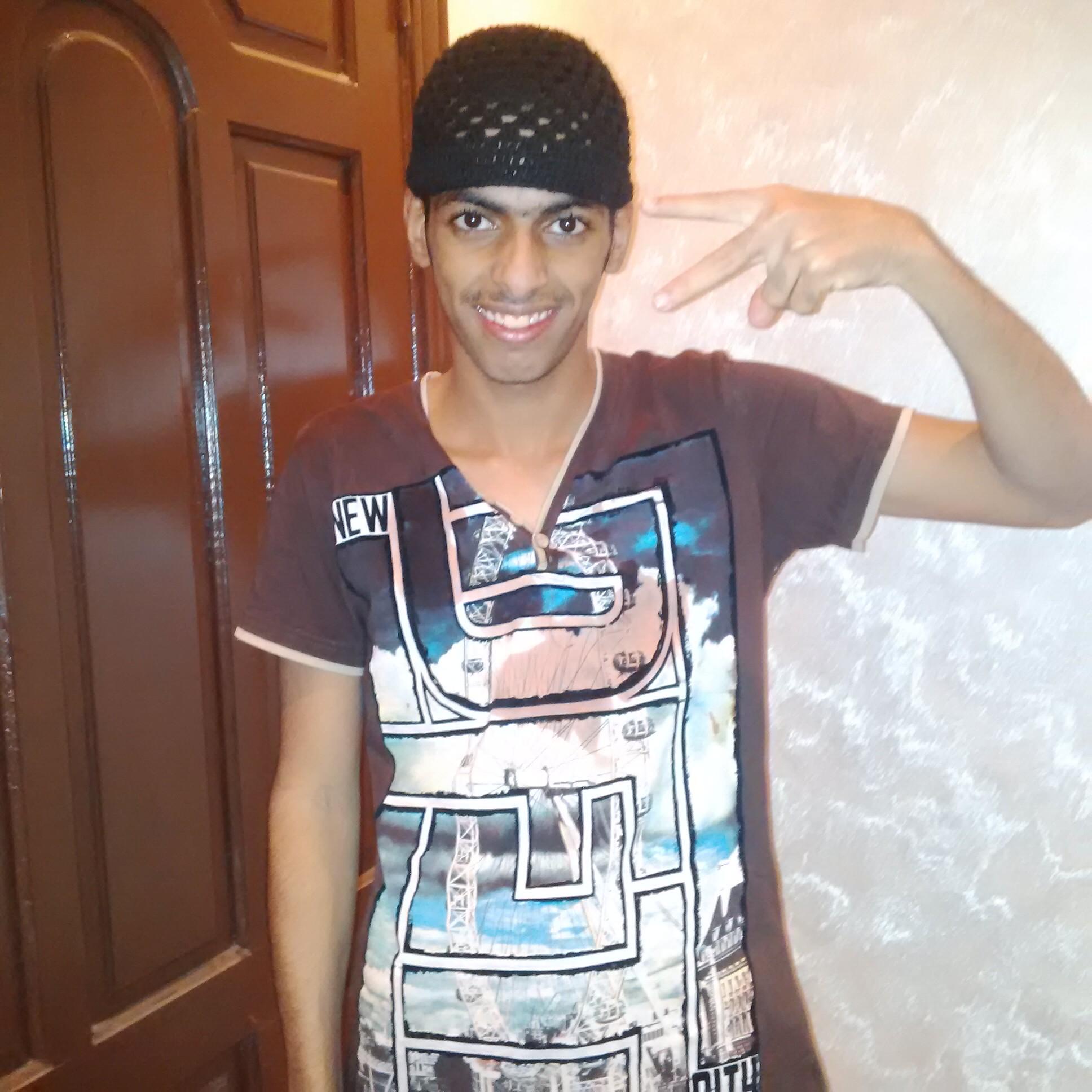 من مكه ضيفوني و انشرو بني 
PIN:2BC4F57B