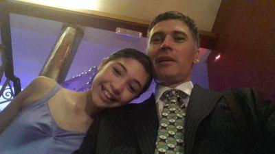 Nada por decir todo por hacer Optimista de la vida Con los pies sobre la tierra pero con sueños por realizar Soy divorciado por eleccion.