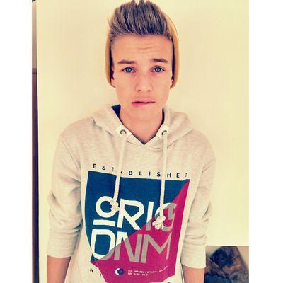 Hey, I'm Cameron. My reflection hates me.
I stare/talk to my lens alot.
Instagram:FocusOnCam
Youtube: http://t.co/gDtk1euX6E (coming 2015)