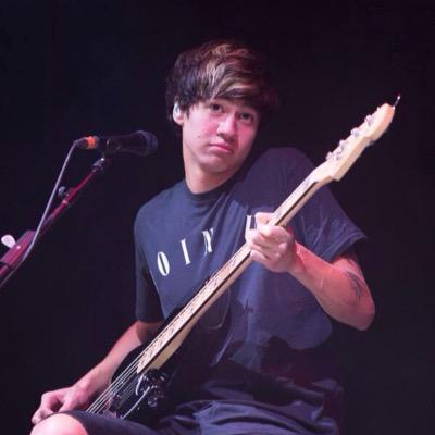 free follow from @the5sosdonut