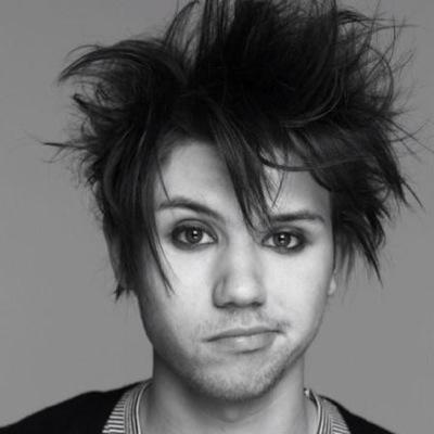 hi I'm echo and if I could I would milk Ryan Ross