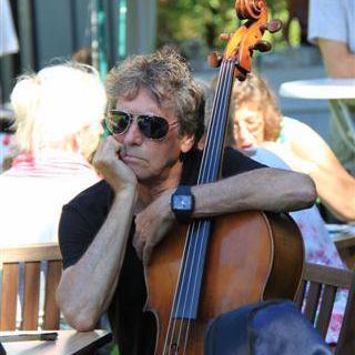 Concertmakelaar en acteur
