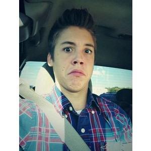 So Briana is a pretty cool big sister, too cool for me, I'm not 12 I'm 17.9 I'm socially awkward, and I like this someone. He's pretty damn cute. |RP/Senior|