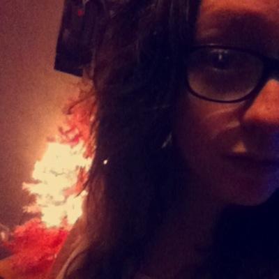 follow me and i'll follow you back when I can :*