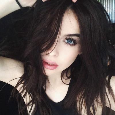 18yo. -Acacia-