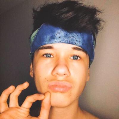 I kinda like guys who make vines and youtube video's