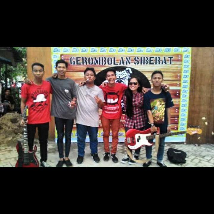 PopPunk!!! | Vocal @RakyatJelata666| Vocal @angelo_keke | Lead Guitar Deny | Guitar @aditsantoz1| Bass @Ezra_Hizkia | Drum @kiki_drummer