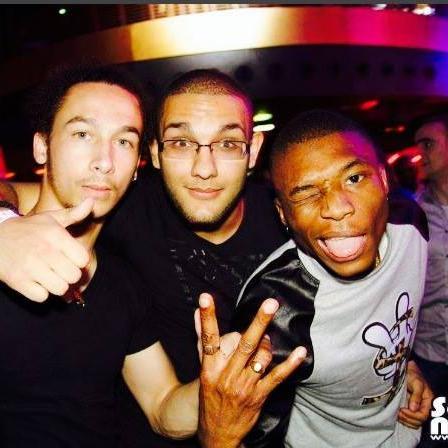 RESA VIP / ULTRA VIP----------------------ACCÈS PRIORITAIRE ---------------------RÉDUCTION BOUTEILLES ... ----------UN SEUL NUMÉRO : 06 41 81 88 92 --- ( ALEX )