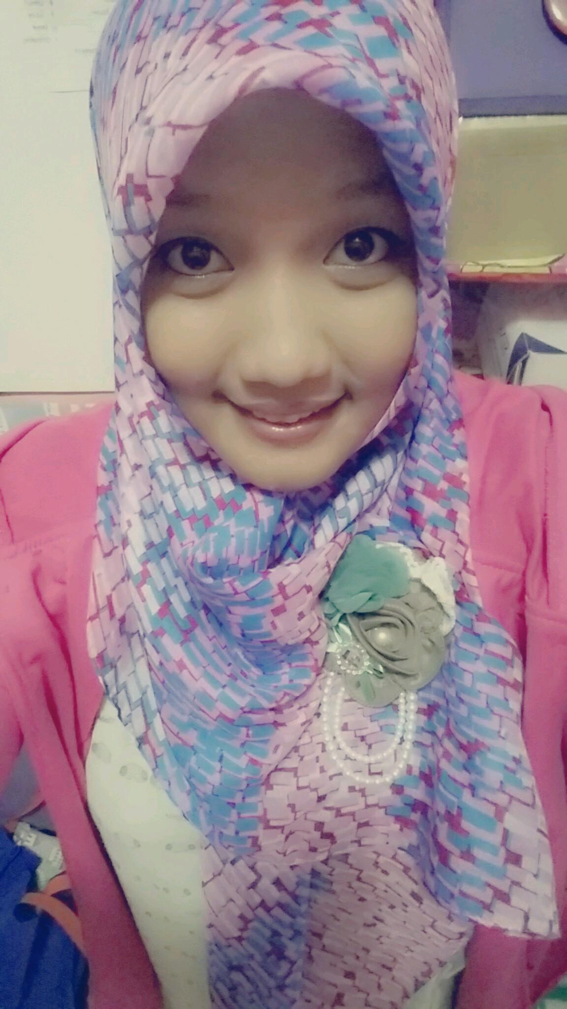 BahriianL's profile picture. midwives must be reliable .... make parents proud to have had me ''((^_^ and so a woman eligible for future ^_^))'' #Akademi Kebidanan Widya Karsa Jayakarta#