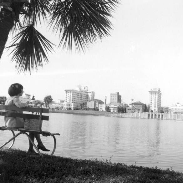 What this city needs is a big ol' water show right on Lake Mirror