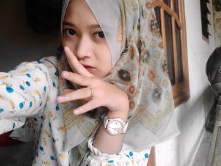 PutriHelvita's profile picture. 