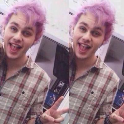 follow @mchaegclifford and turn her notifications on because shes doing solo dms and dms to 3/4+band every day
