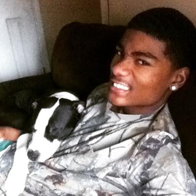 kik:daquanholley
instagram:HOLLEY_BOYY
HMU 
RNE FOOTBALL PLAYER