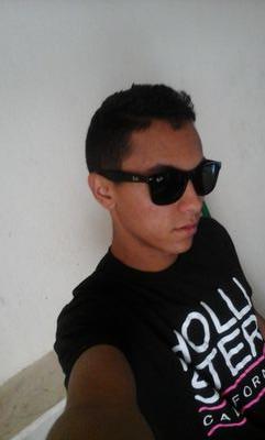 Falar de mi é facil dificil é ser eu!!! Segue?? --#UniaoDoTwitterSegueEuSigoDeVolta #TeSigoMeSegue #SigueMeYTeSigo