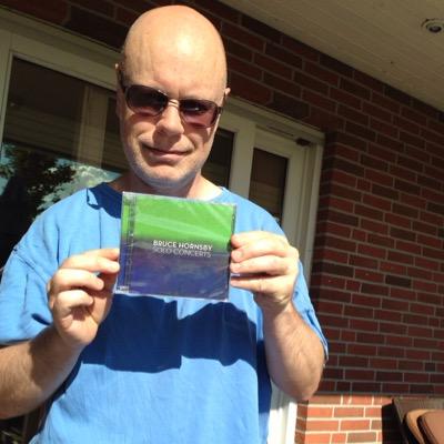 Elsker Brøndby IF, Bruce Hornsby og lakridskonfekt. Musiker og lærer.