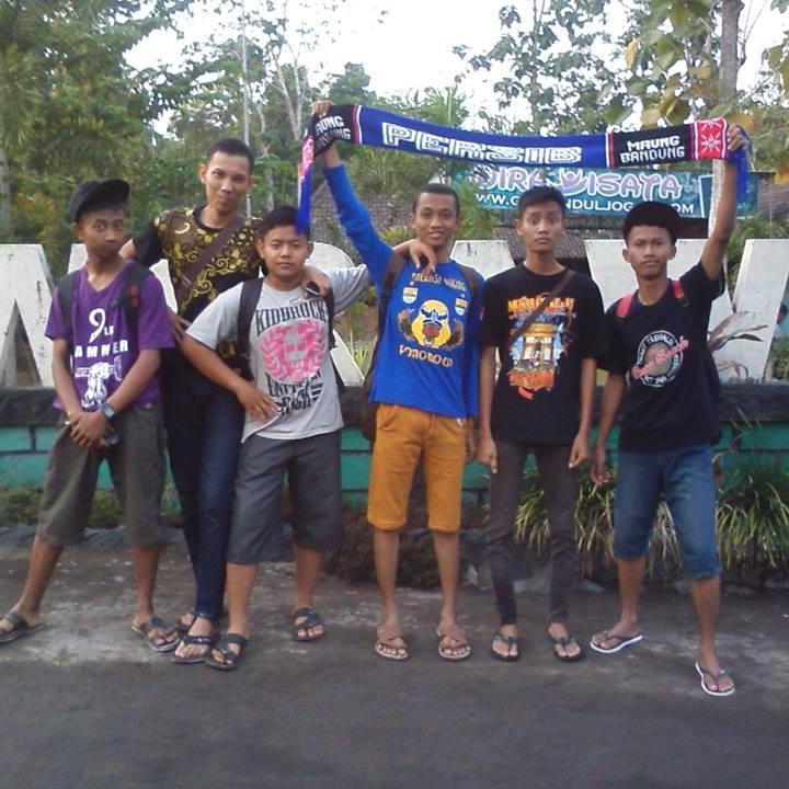 ekOe_tHe_bLuES's profile picture. Pelajar