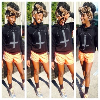 Pretty Girls Just sit back & get classy ☺️