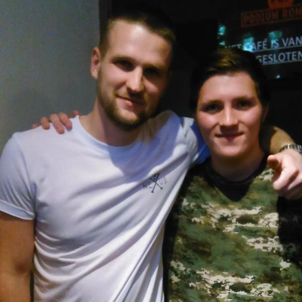 R1CK_H's profile picture. Music is my life ~ HBO-Student aan de Stenden PABO in Groningen ~ Tennis @ REO ~ Snap: r1ck_h ~ Insta: rick.hff ~ 17 y/o ~ In love with Lisanne ❤️