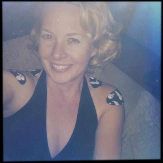 reen2000's profile picture. Laugh as much as you can everyday. Life is about balance and without a smile or a good laugh once in a while we lose ourselves.